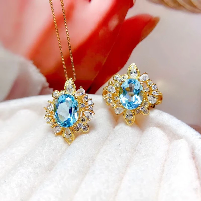 

Женский ювелирный комплект из кольца и подвески, из серебра 925 пробы