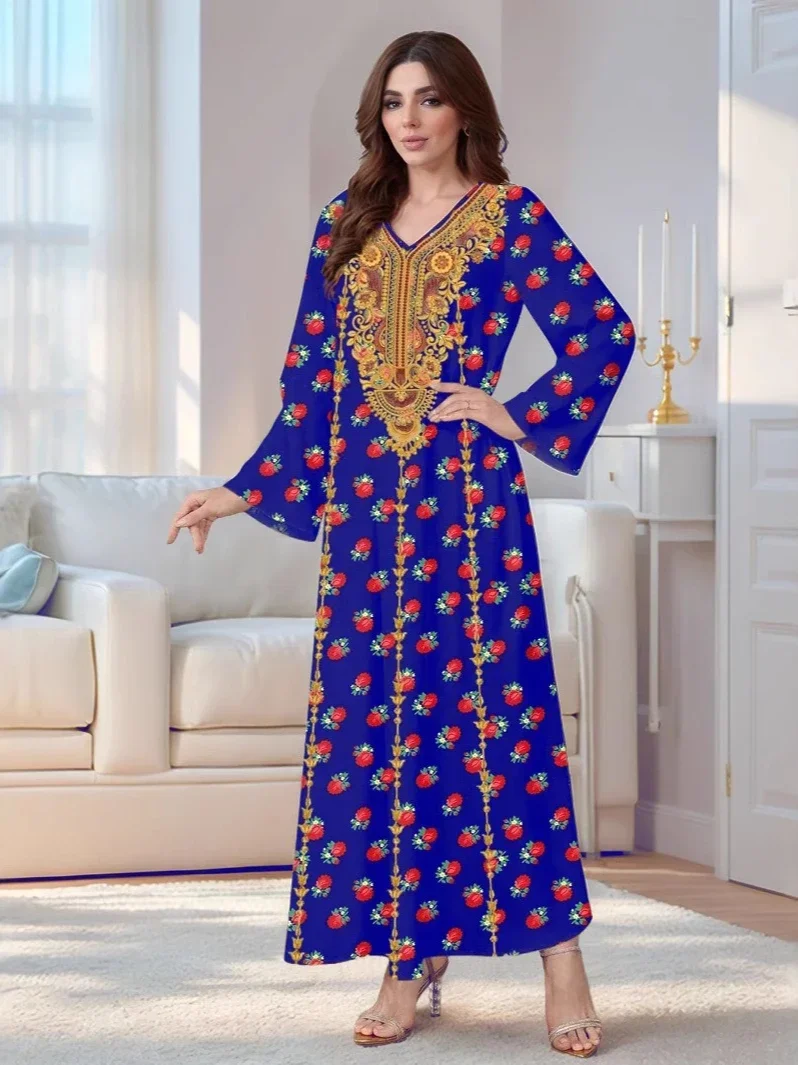 فستان طويل أزرق ملكي بتطريز ذهبي ونقشة ورد