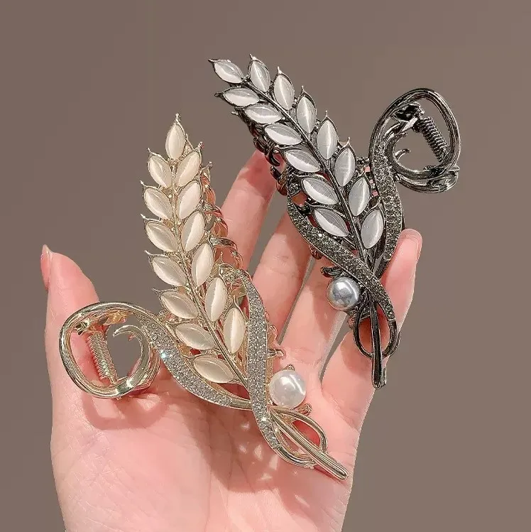 

Elegant Large Wheat Head Rhinestone Grip Clip Girls 2023 Y2k Ponytail Claw Clip Retro Shark Clip Girls Hair Accessories Gift
