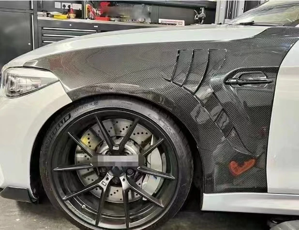 BMW F87 M2 2016-2020 カーボンファイバー リアバンパー ディフューザー リップガードプレート BMW F87 M2クーペ2ドア 3PCS