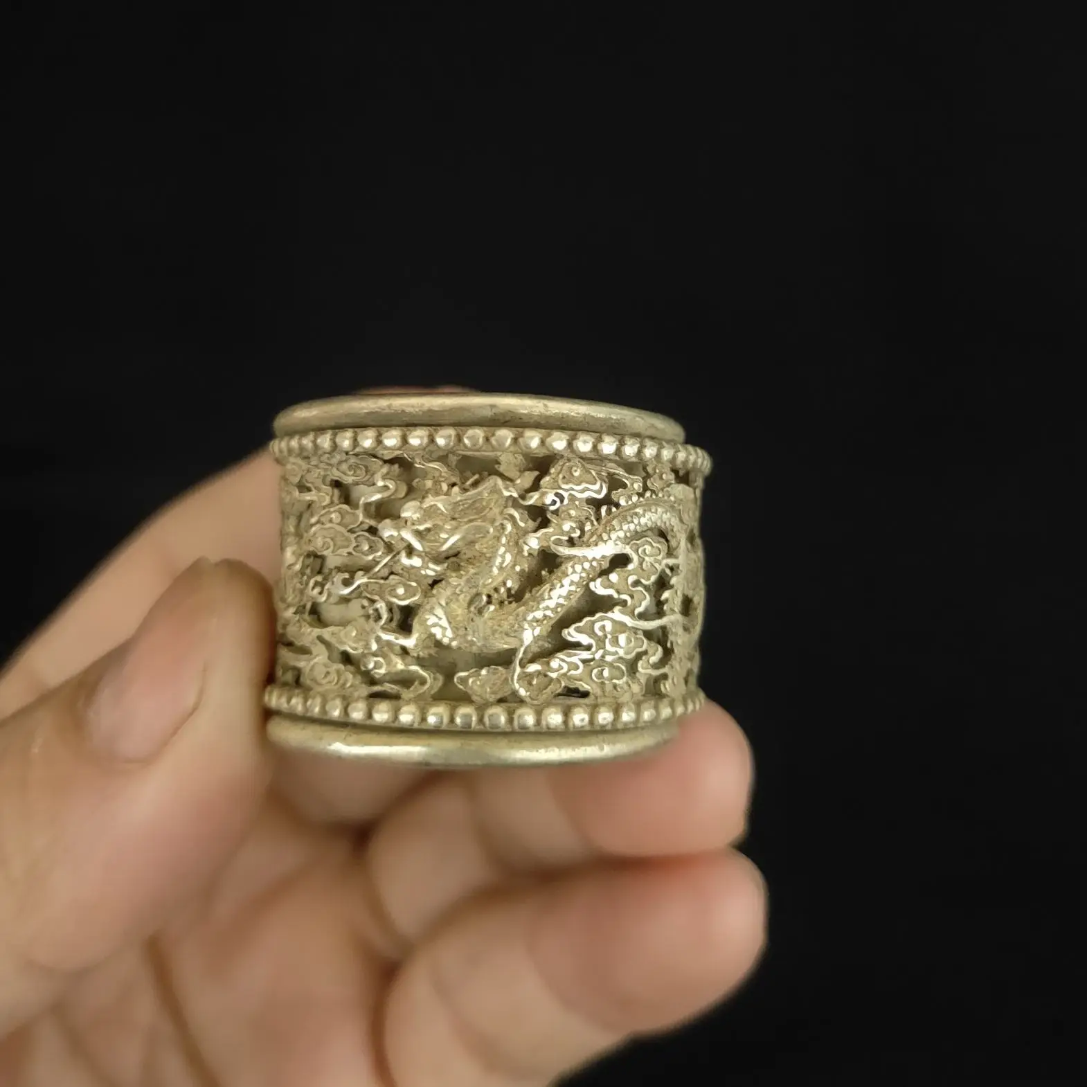 

China Elaborate Tibetan Silver Lucky“Dragon and Phoenix”Ring Metal Handicraft Decoration Home Decoration