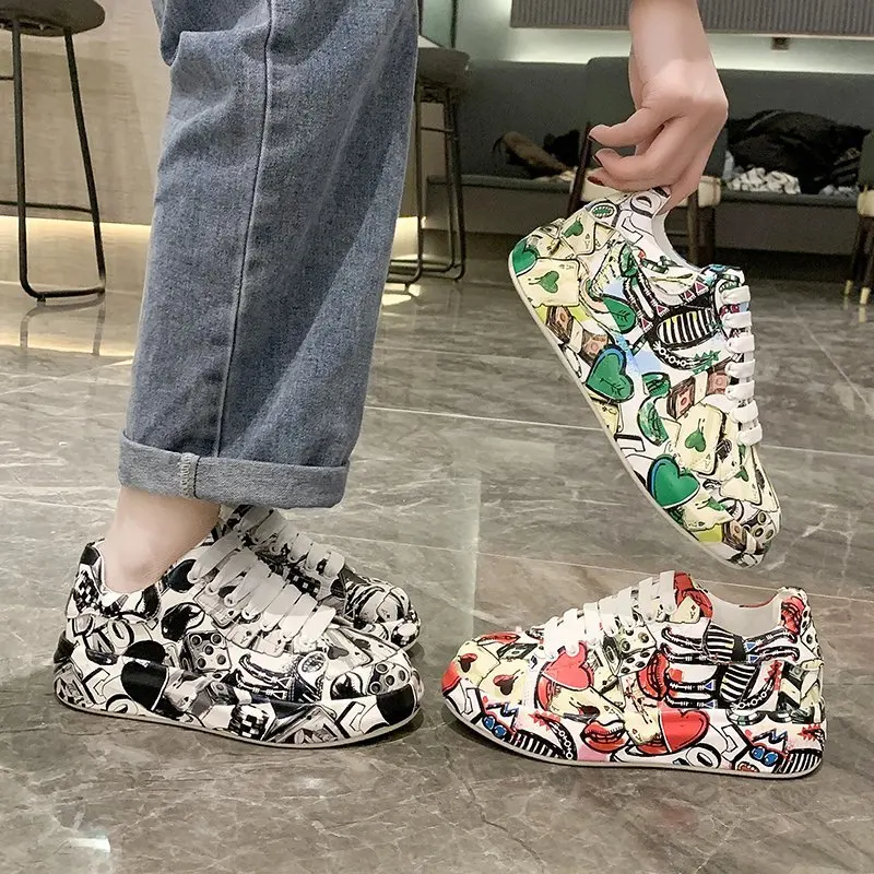 

Women's Casual Sneakers Fashion Large Size Painted Graffiti Lace Up Sports Shoes for Women Flat Pu Leather Ladies Running Shoes