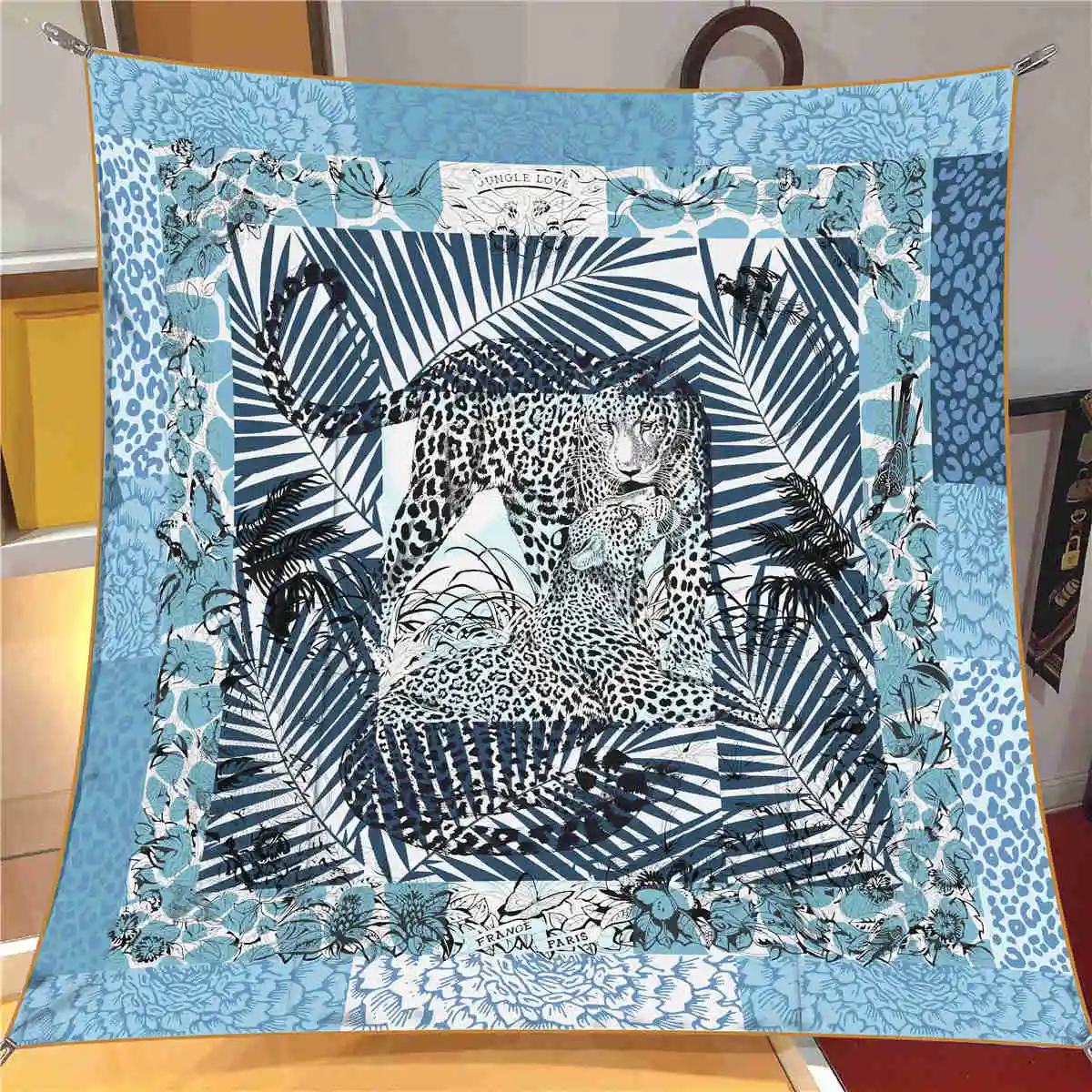 

2024 Design Two Leopards Twill Silk Scarf Shawl Luxury Brand Square Scarf Women Hijab Bandana Foulard Neckerchief Head Scarves