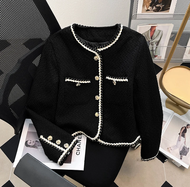 Vintage Black Tweed Jacket Women Cropped Quilted Coat Elegant Commute Blazer Winter Ladies Korean Thicken Short Outerwear