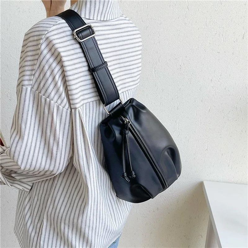

Autumn Women Small Cute Bucket Shoulder Bags Unique Pure Color Versatile Personal Bag for Women 2023 Designer Luxury