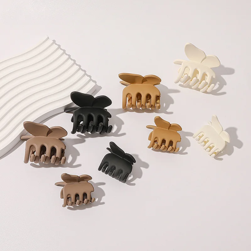 Рисунок 3 - Матовая заколка для волос в виде бабочки