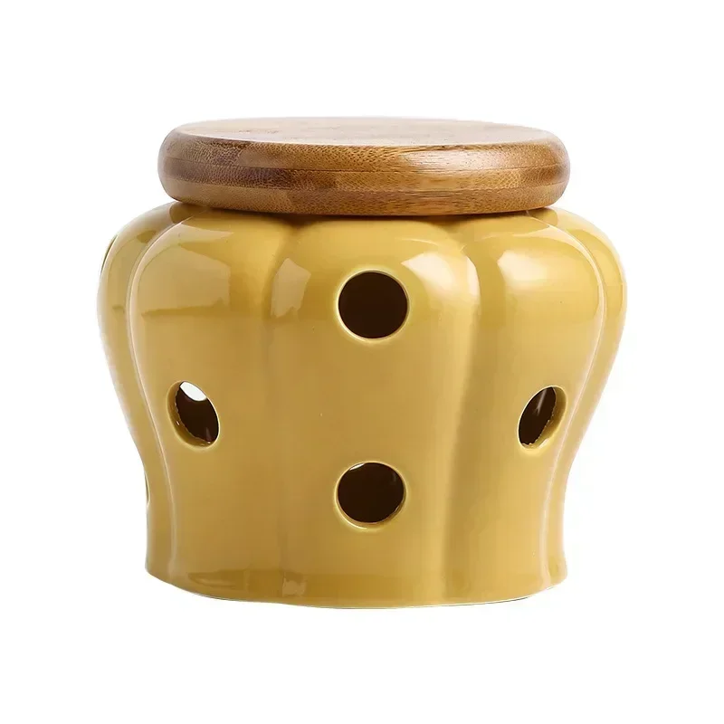 White Ceramic Garlic Storage Jar with Lid Exquisite Hollow Storage Jar Garlic Ginger Candle Lampshade Household Candy Box