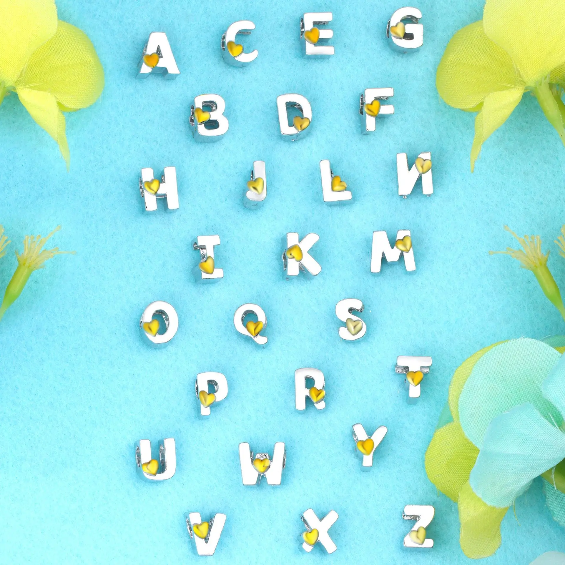 Tiny Mini Initial Alphabet Pendant Charms for Bangle Bracelet Gold Color Love Heart Mix Color Letter Pendants Jewellery Bijoux