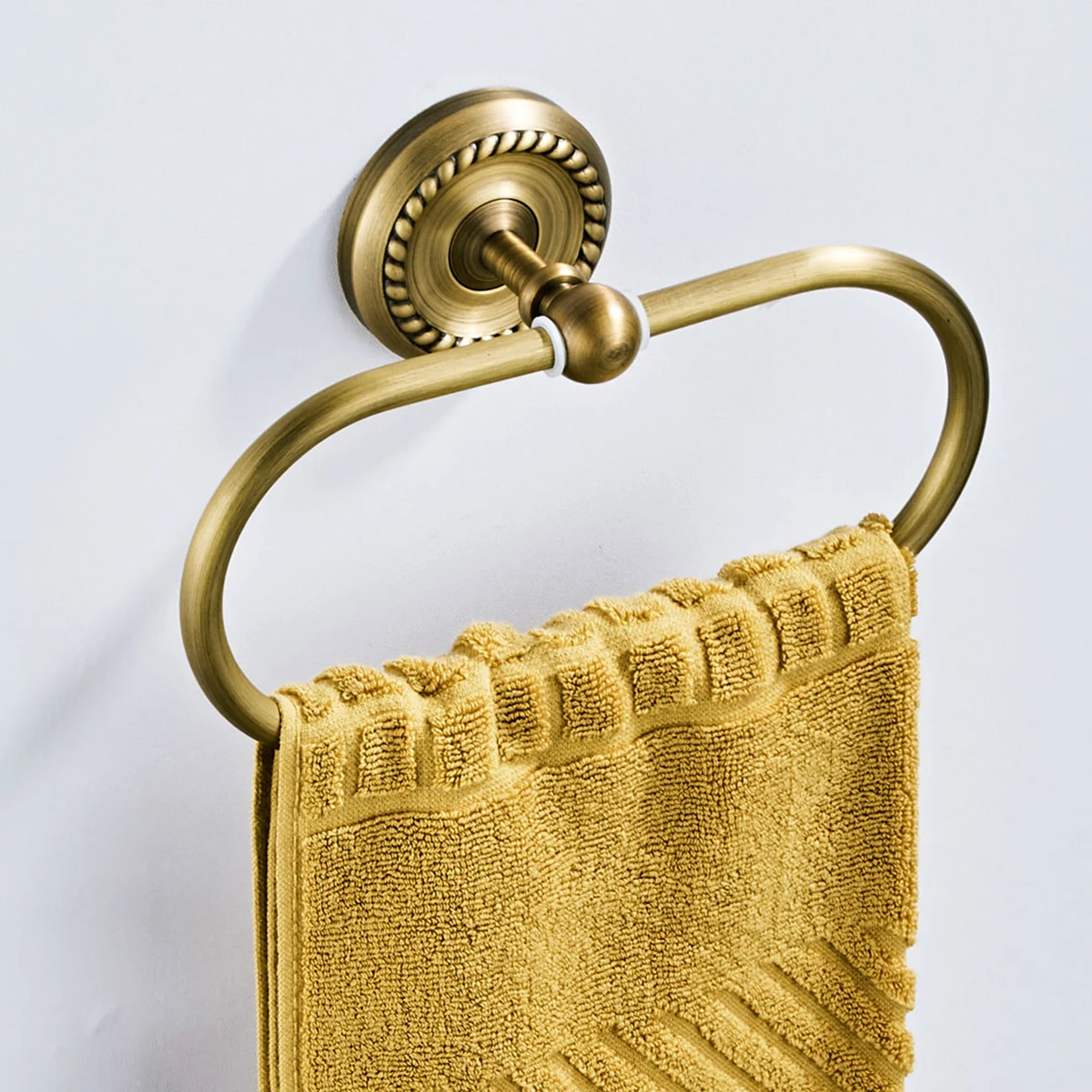 

Lioobo Wall Mount Towel Rack Copper Towel Ring Wall Mounted Hand Towel Holder Rack