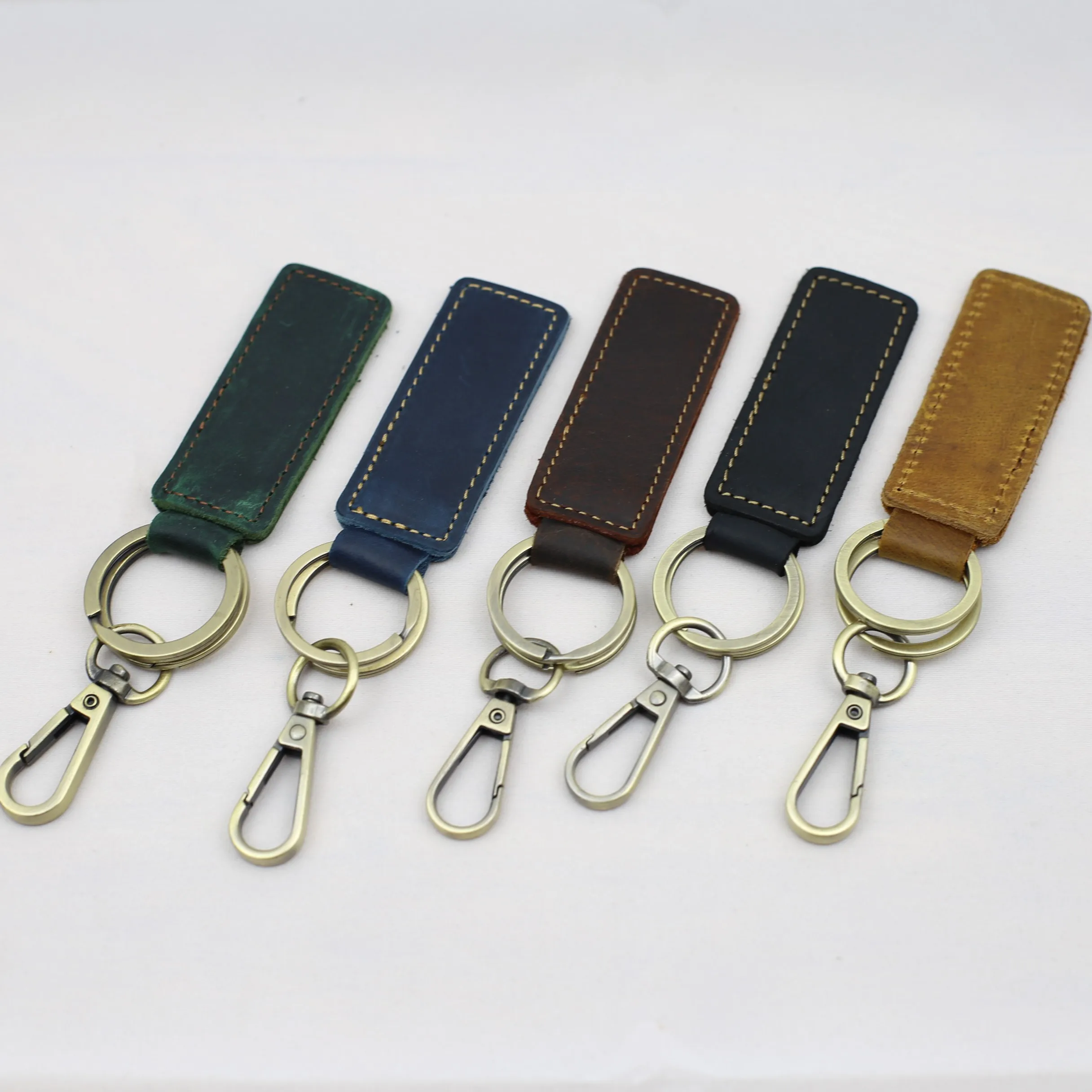 2024 New Luxury Genuine Leather Keychain for Men Retro Buckle Car