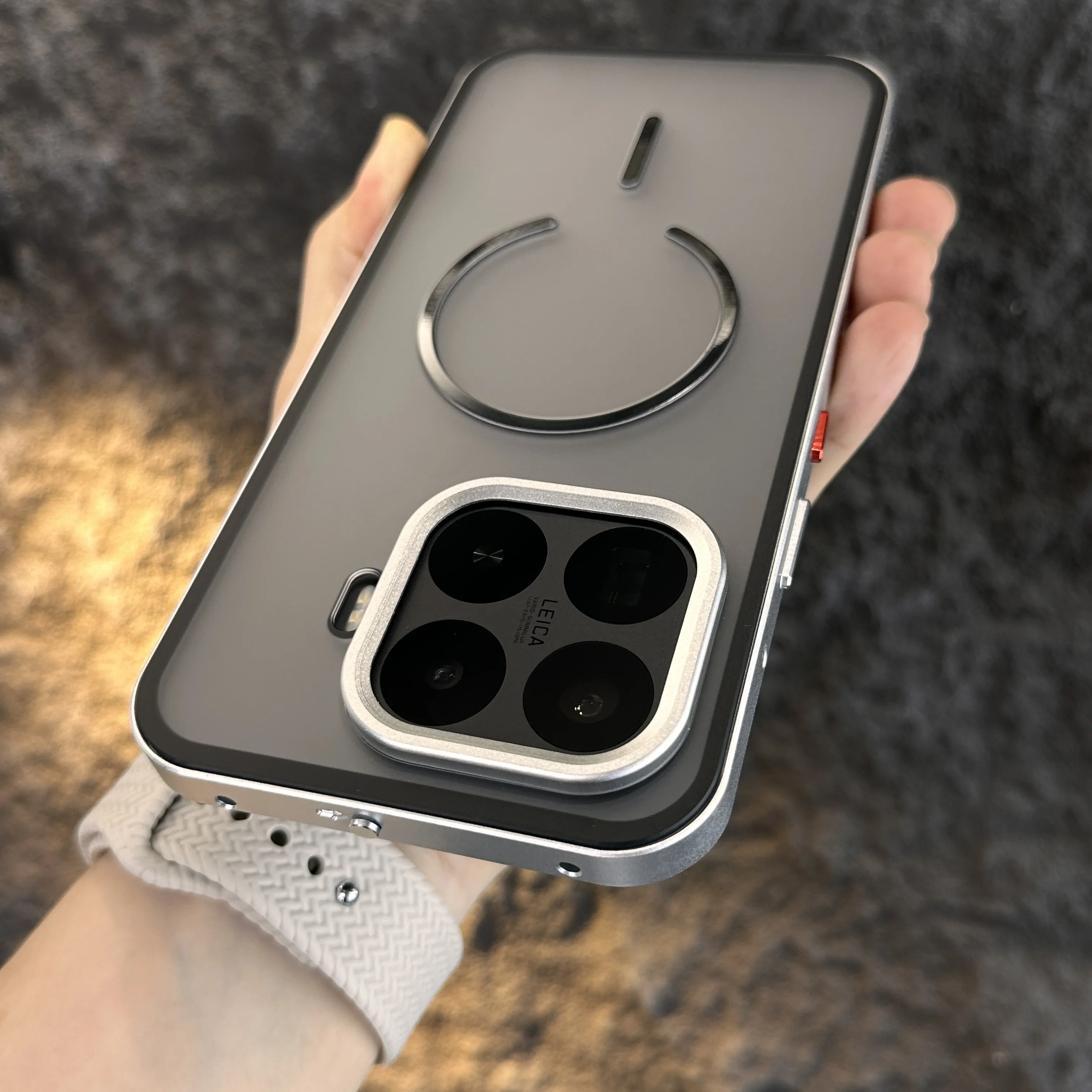 Magnetic Aluminum Alloy Case with Tempered Glass Acrylic Back