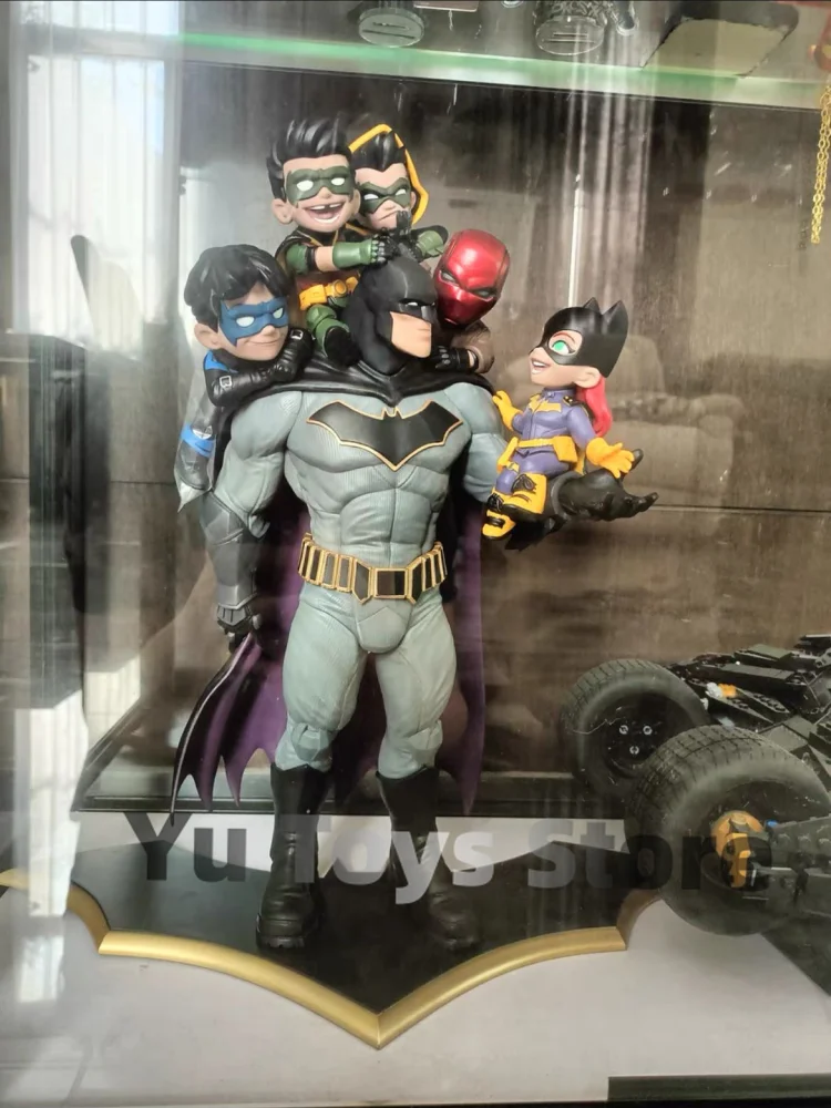 

New Genuine 35cm Justice League Batman Robin Family Photo Scene Hand Model League Model Surrounding Funny Toy Christmas Gift Kid