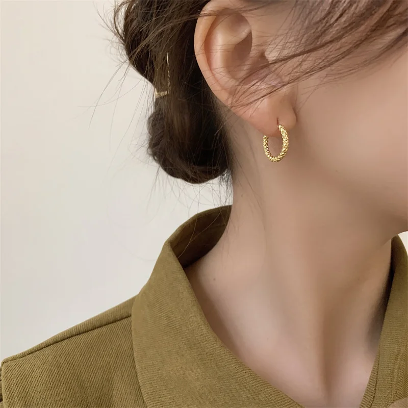 

2023 Hammered Irregular Texture Hoop Earrings For Women 18K Gold Plated Stainless Steel Round Loop Hoop Earrings For Woman Gift