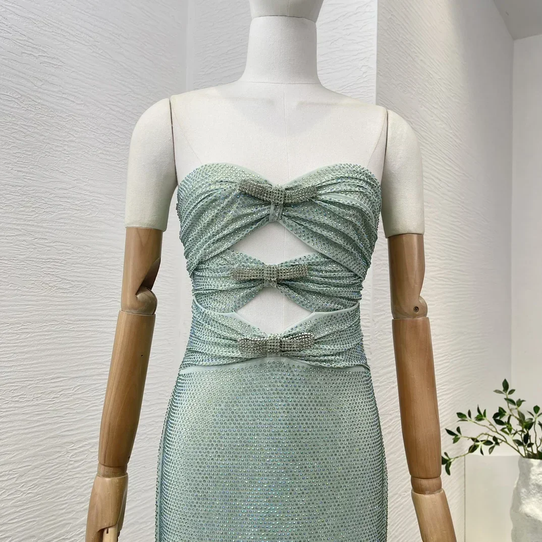 Рисунок 4 - Новинка 2023, длинное платье с зелеными бриллиантами