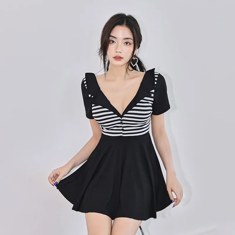

One-piece Swimsuit 2023 New Korean Women's Conservative Skirt Style Retro Coverup Show Thin Chest Hot Spring Backless Swimsuit