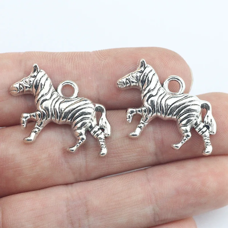 

10Pcs 21*31mm Zinc Alloy Cute Zebra Charms Animal Necklace Keychain Pendant Accessory Charms For Jewelry Handcraft Making