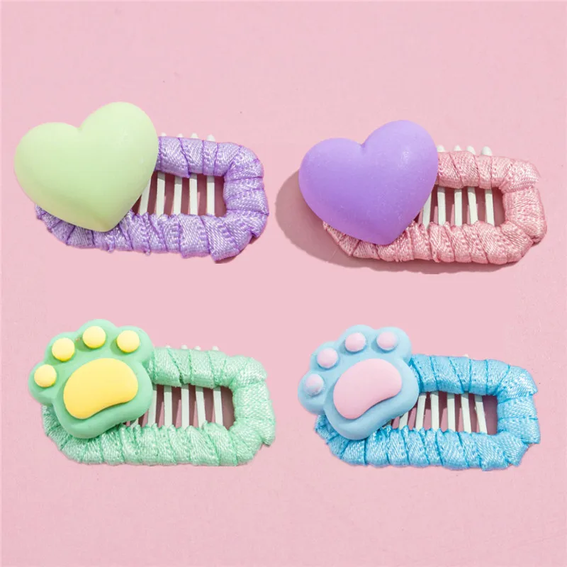 Cute Pet Dog Hair Clip Color Paw Hairpin Comb Cat Grooming Accessori Cucciolo A Forma Di Cuore Copricapo Teddy Yorkshire Supplies