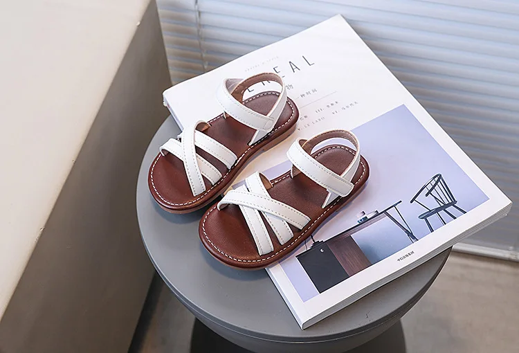 Mädchen-Sandalen Einfarbig Vielseitige Kinder-Prinzessinnen-Schuhe Offene Zehen Klettverschluss 2025 Sommer Neue Mädchen-Strandschuhe Rutschfeste Weiche Sohle – Detail 6