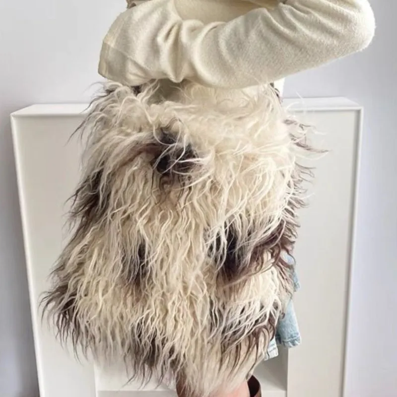 Harajuku Beige Plush Tote Bag Women Soft Large Capacity Shoulder Bag Ladies Y2k Aesthetics Unique Distinctive Crossbody Bag 2025