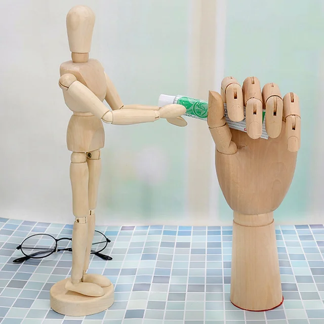 예술적 표현을 위한 생동감 넘치는 나무 마네킹