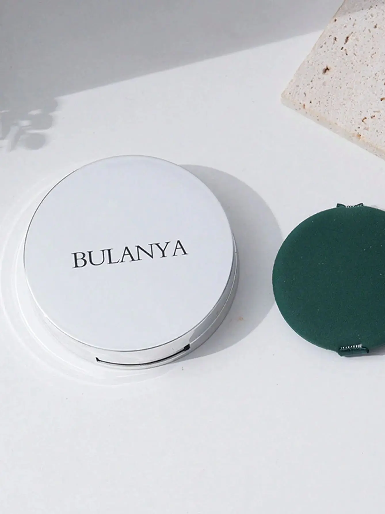 Oil Control Long-lasting Powder with Puff for Makeup Setting Waterproof Wet and Dry Facial Foundation Cosmetics