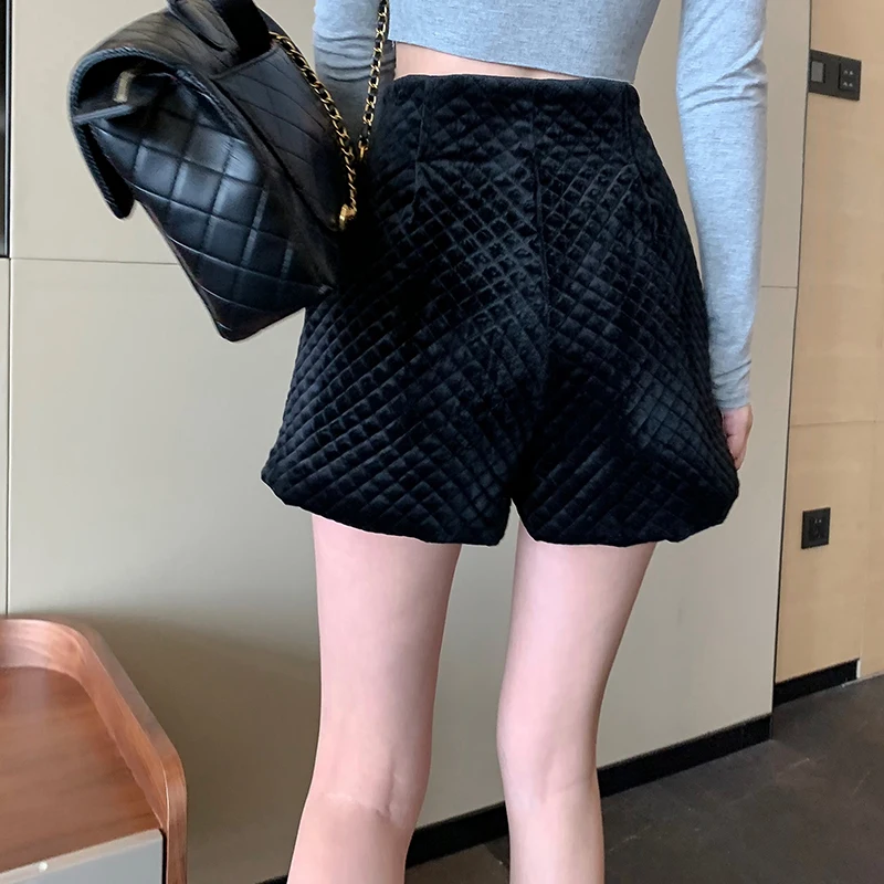 New 2022 Spring Casual High Waist Black Argyle Wide Leg Shorts For Women Plus Size Vintage Wild Zipper Mini Velvet Shorts Woman women's clothing stores