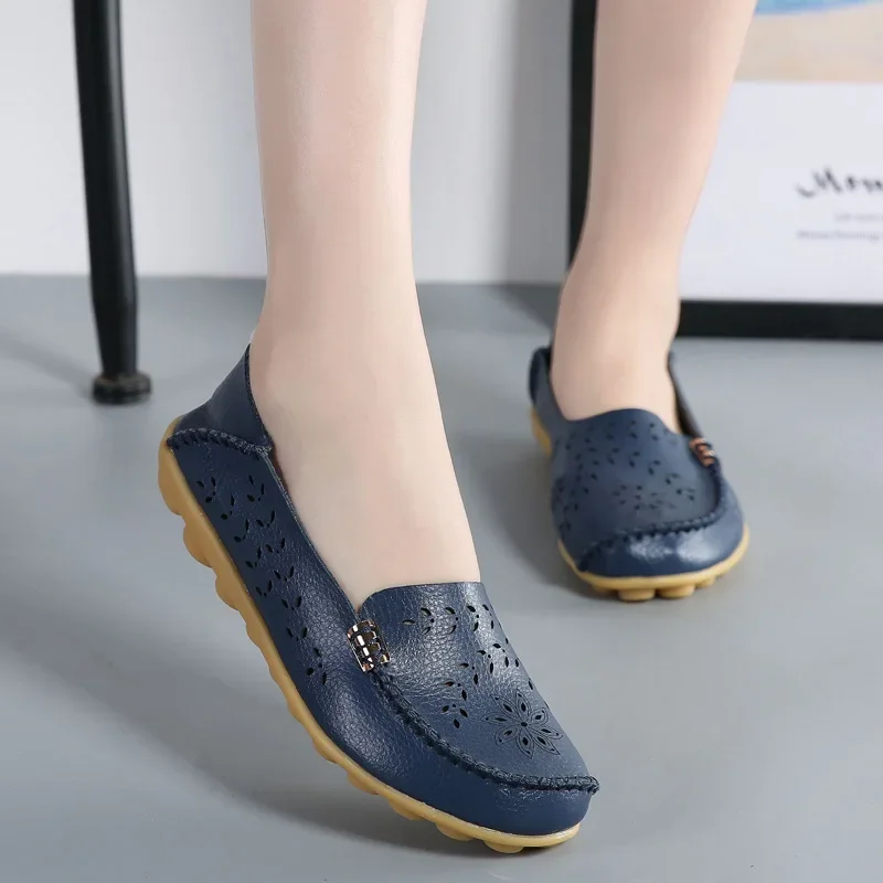 Women's Flats 2025 Spring Summer Hollow Breathable Flat Casual Shoes Hole Soft Bottom Leather Mother Pregnant Women Shoes - 2