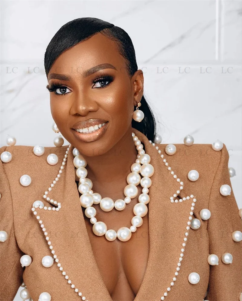 Women Suits Pearls 2 Pieces Blazer Short Pants Peaked Lapel Formal Work Wear Party Slim Fit Plus Size Costume Homme Mother Suit