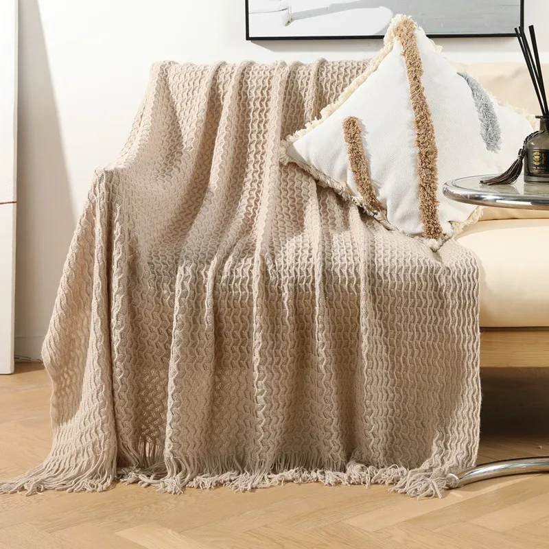 Casual blanket multi-functional decorative wool cashmere blanket at the end of the bed for hotels B&Bs guesthouses or travelling