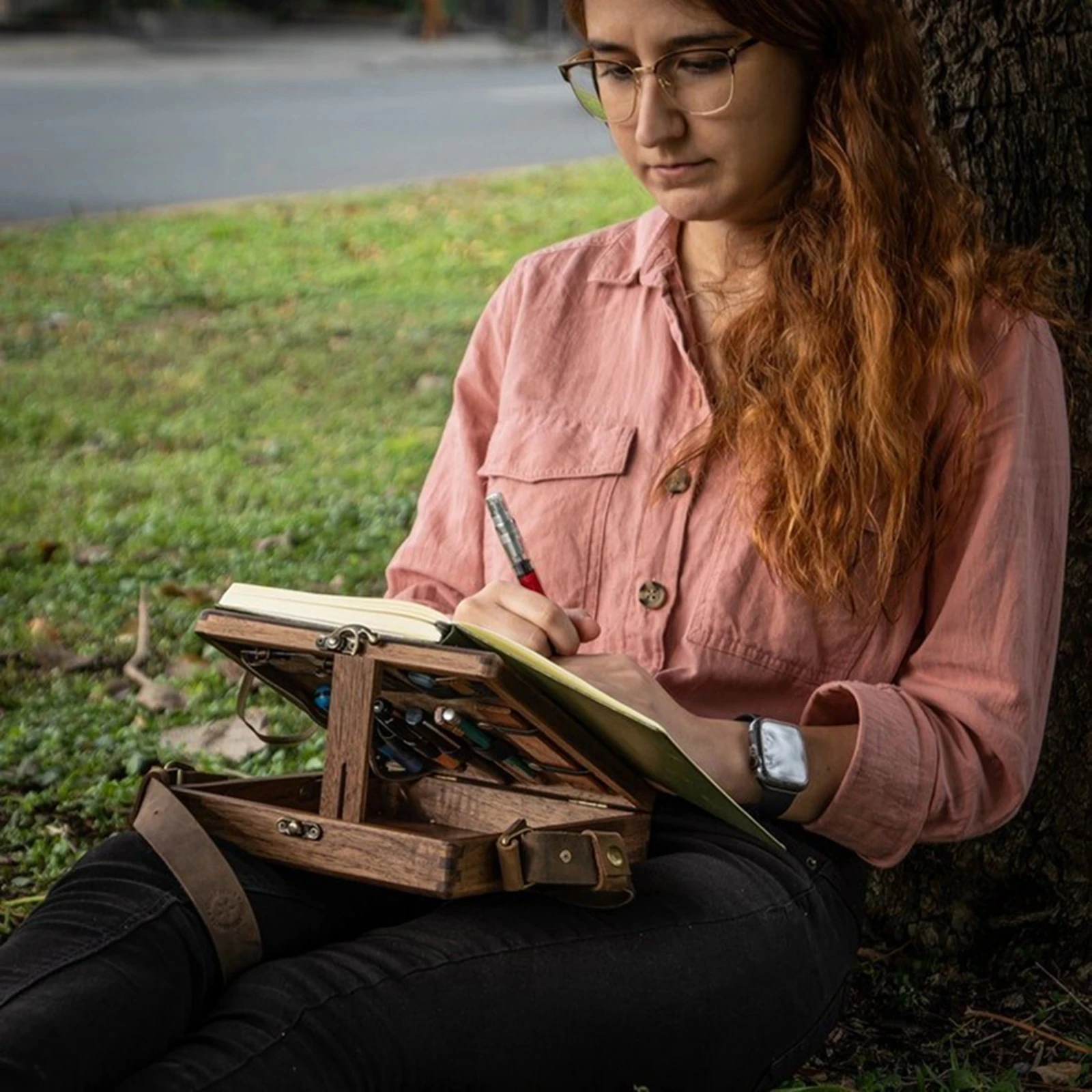 Wood Messenger Bag Retro Nostalgic Writers Wood Box Bags Women's Wood Messenger Bags Outdoor Sketch Tool Storage with Lid Souvenir Box