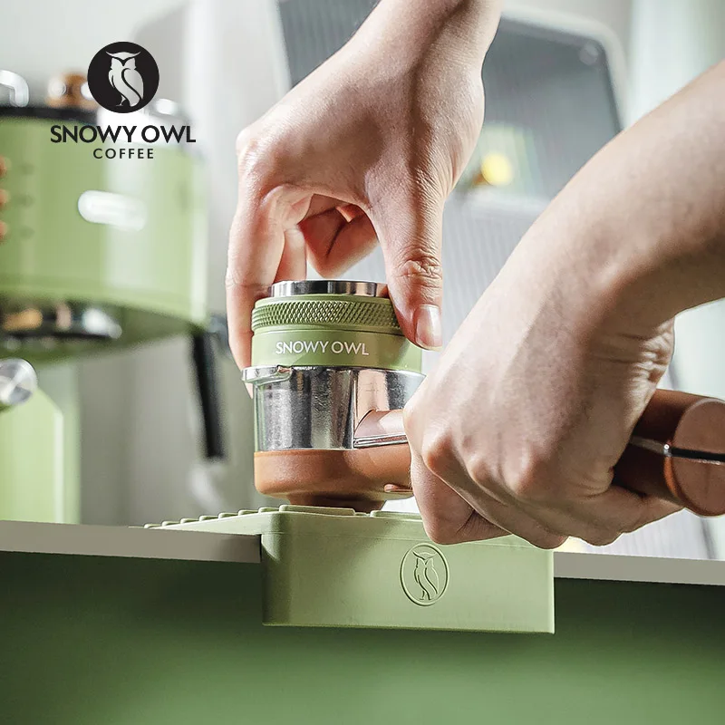 

51 58mm Stainless Steel Adjustable Espresso Coffee Distributor Leveler Macaron Coffee Tamper with Three Angled Slopes, Green