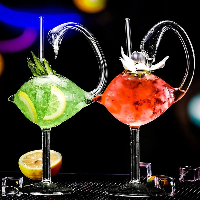 Creative Pufferfish Jellyfish Swan Bird Cocktail Glass Transparent Goblet Glass Cup With Straw Molecular Smoke Wine Glass Party