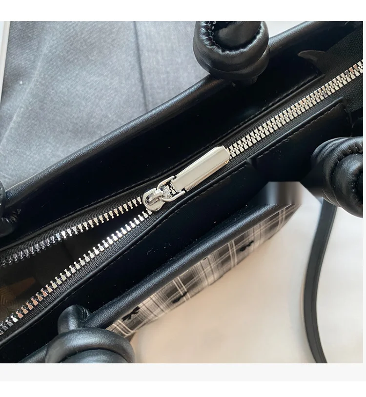 Noua geantă crossbody 2024, la modă, cu decorațiuni fluturi, pentru ieșiri la serviciu, cu un singur umăr, mică, pătrată_voghion.com