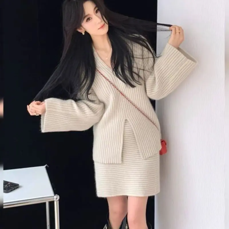 Women's Autumn Winter Two Piece Set Salt Style Wear with Royal Sister Feel Loose Small Fragrant Sweater Half Skirt Outfits