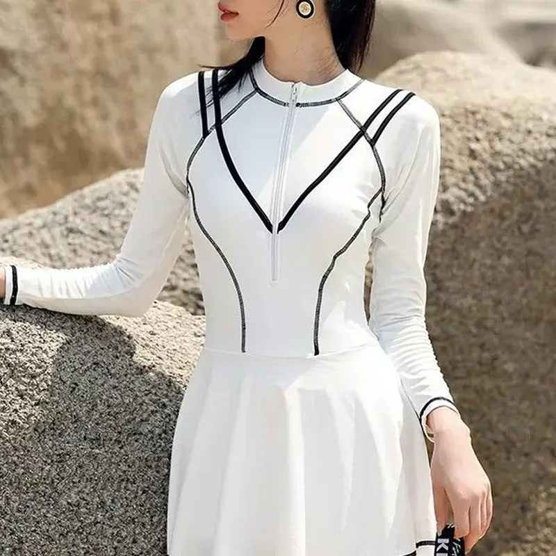 Рисунок 2 - Женский спортивный пляжный слитный