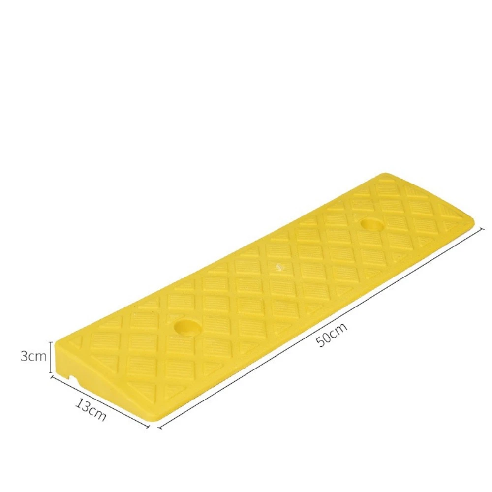 Thickened Curb Ramps Car Wheel Driveway Ramps Speed Bump Anti-Slip Threshold Ramp Black Yellow Tires Curb Truck