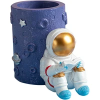 Astronaut Pen Holder Round Pen Holder Spaceman Figurine Statues Ornament Storage Pencil Holder Makeup Brush Holder Desk Decor 2
