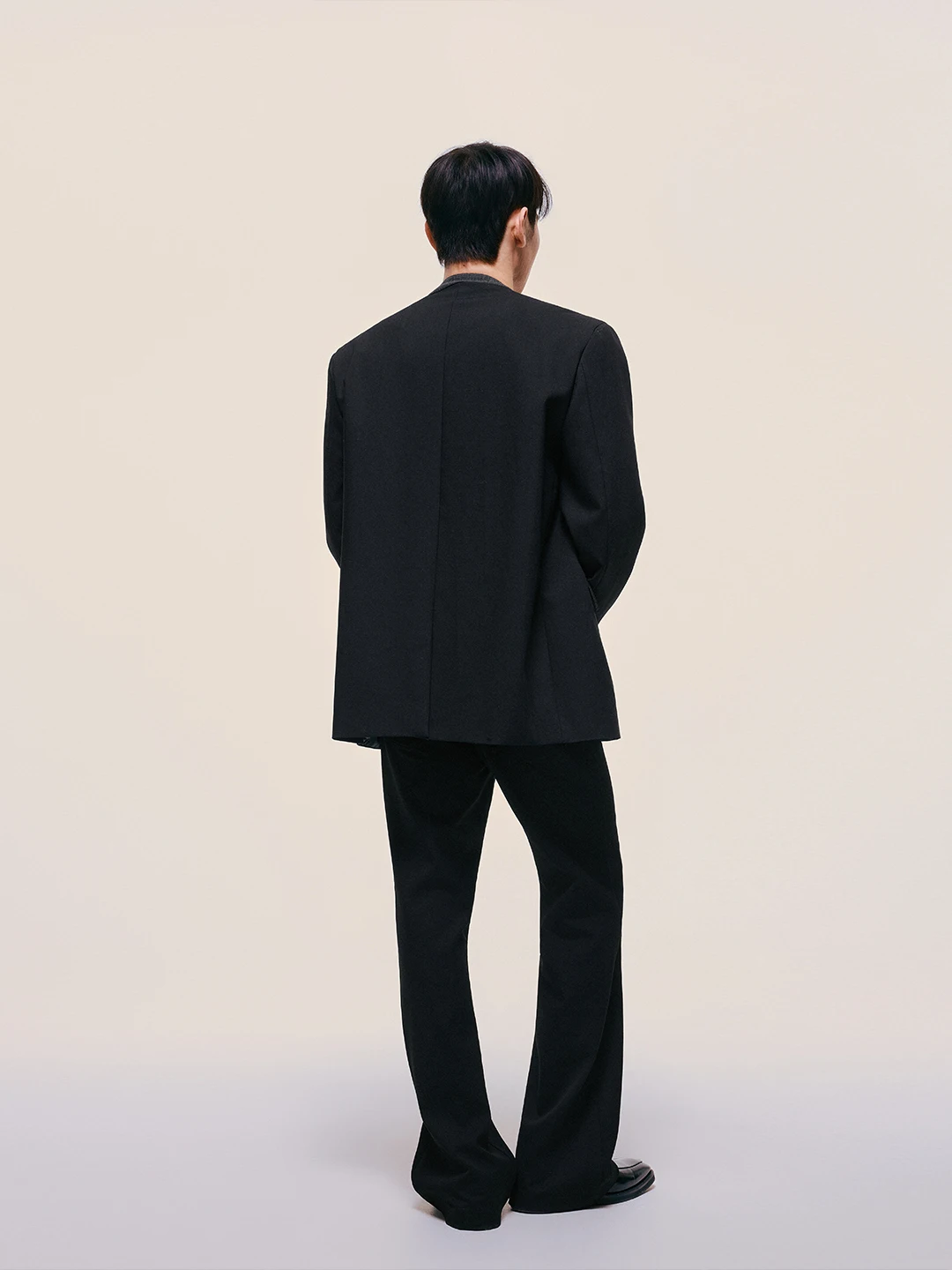 새로운 중국풍 미적 감각의 블랙 무지 남성 재킷, 루즈핏 고급 한국 스타일 캐주얼 수트, 가을 패션 도시적인 주름 방지