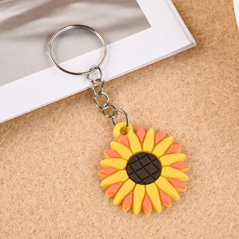 100pcs Cute Keychain for Kids Teacher Party Favor Cute Anime Little Keyrings Wholesale Cheap Festival Pendants Gift Charms Sets 5
