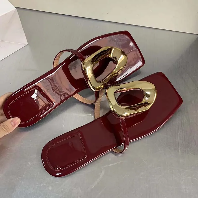 Women Slippers Casual Comfortable Flats Slipper Shoes Outside Flat Slippers Flip Flops Metal Decoration Shallow Slides