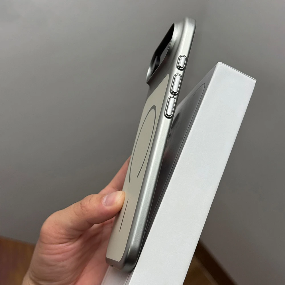 Ultra Thin Luxury Metallic Paint PC For Magsafe Magnetic Case for iPhone 17 Air 16 15 14 13 12 Pro Max 11 Wireless Charge Cover 3