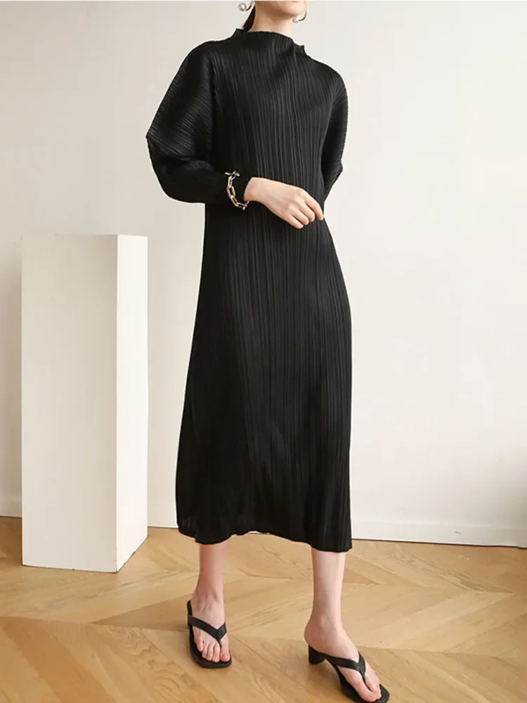 

Woman Pleated Midi Dress Half High Collar Batwing Sleeve Elastic Waist Causal Style Elegant 2024 Autumn Fashion 15AK008