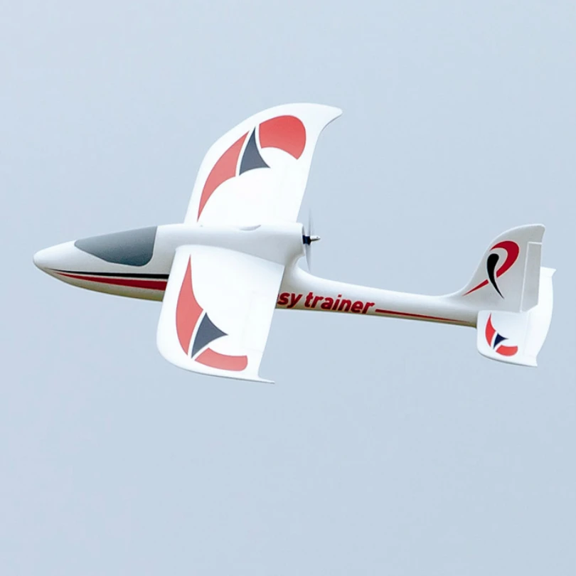 Cockpit ouvert de l'avion RC planeur entraîneur FPV, équipé pour la caméra FPV