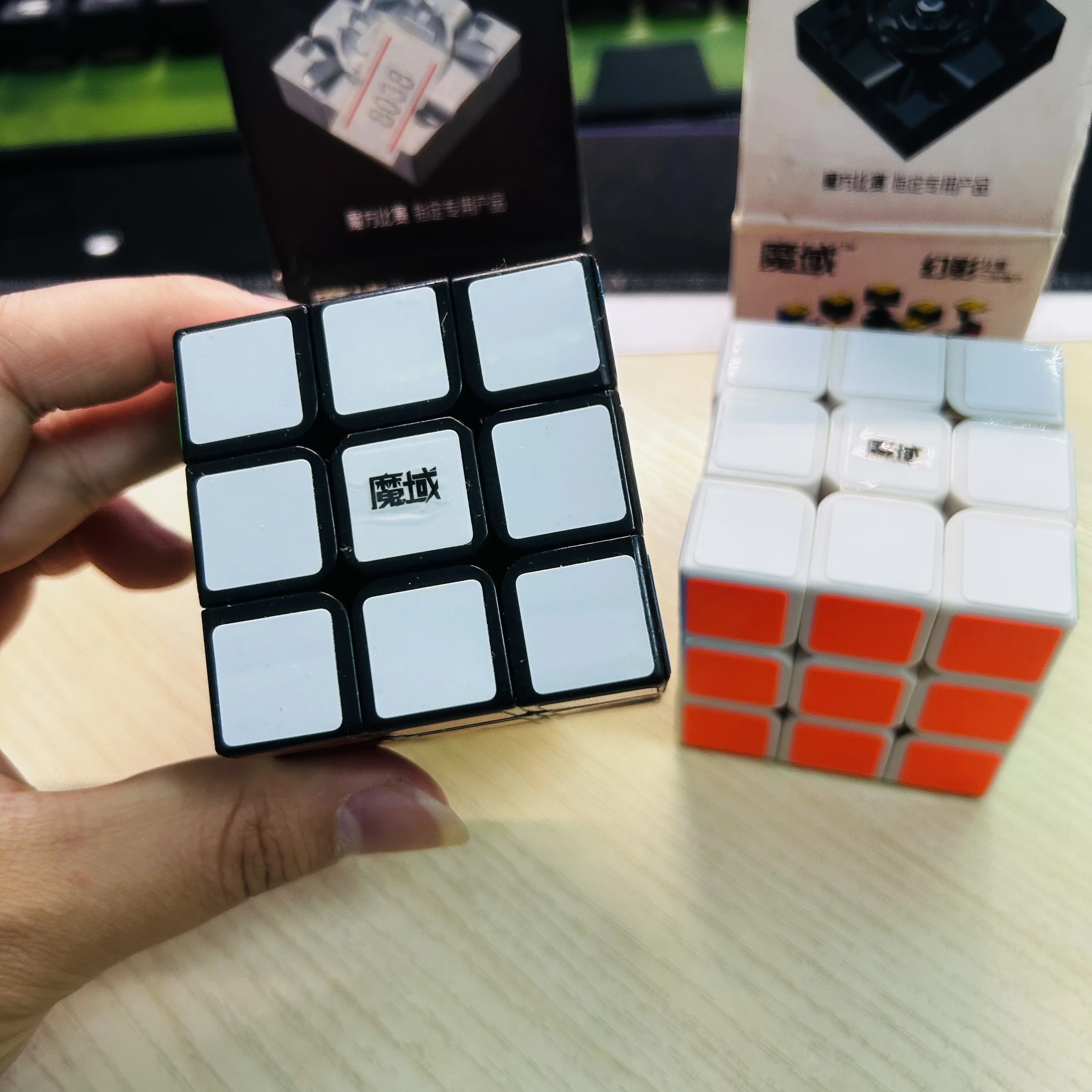 2013 Moyu Huanying V1 3x3 매직 스피드 큐브 전문 피젯 토이 3x3x3 컬렉트 큐브 Cubo Magico