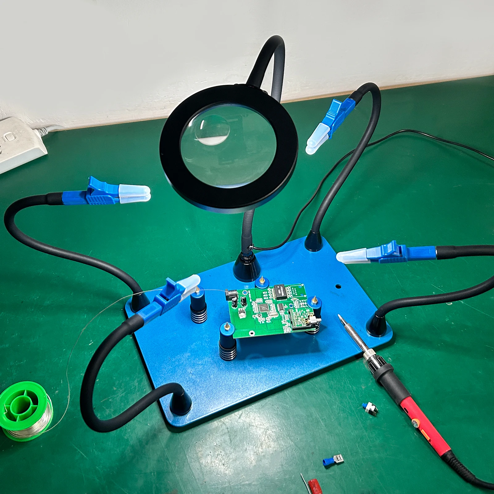 NEWACALOX Helping Hands Soldering Station Strongly Magnetic Based Flexible Arms With 3~6X Magnifier For PCB Electronics Repair