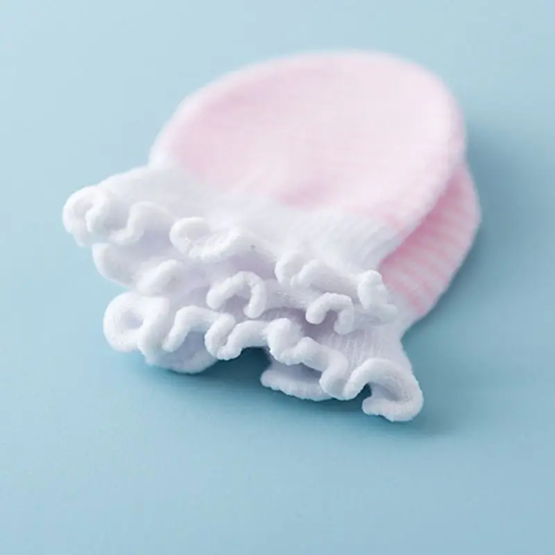 Newborn No Scratch Mittens with Infants Socks Unisex Preemie Gloves Set