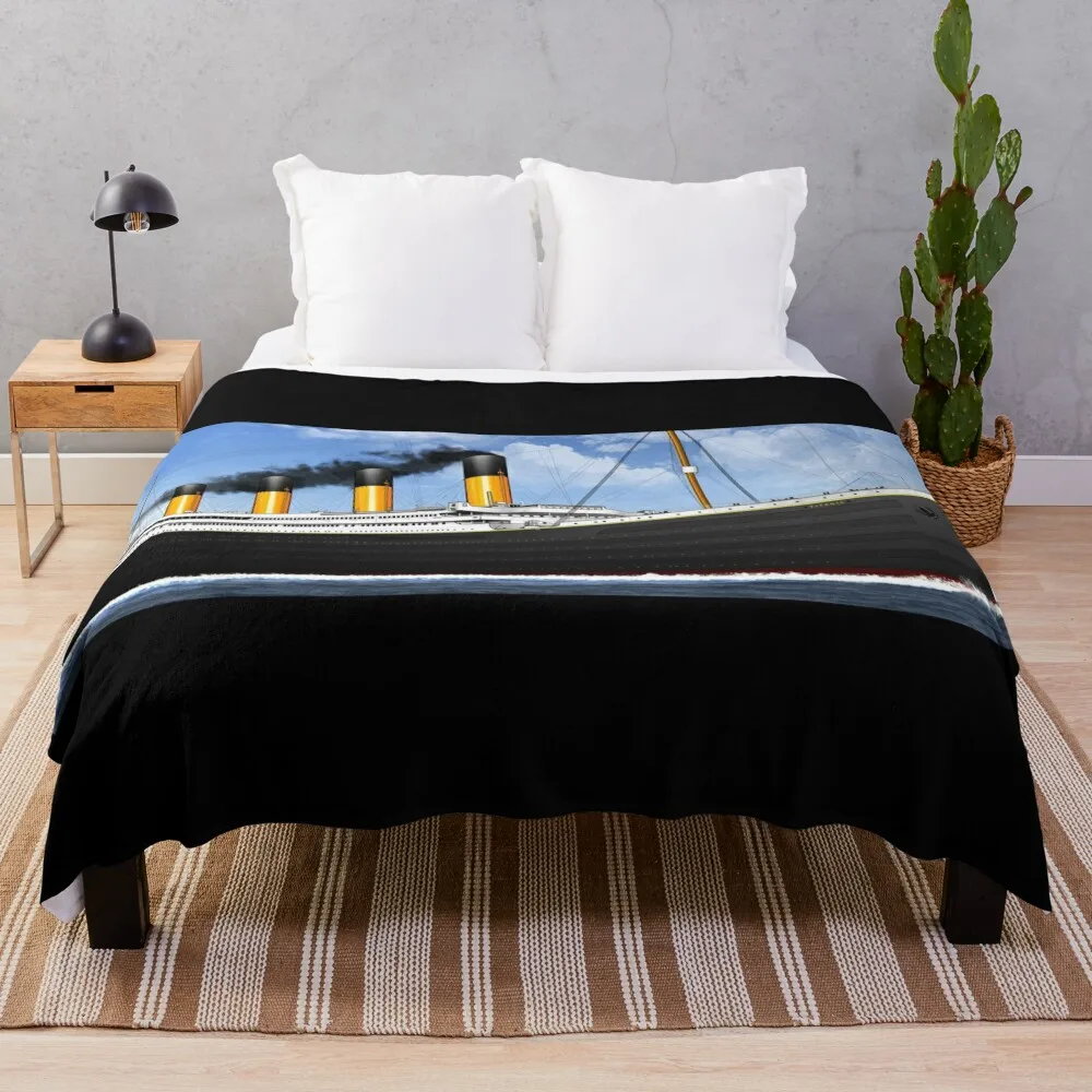 

RMS TITANIC OPEN WATER Throw Blanket Sleeping Bag manga Blankets