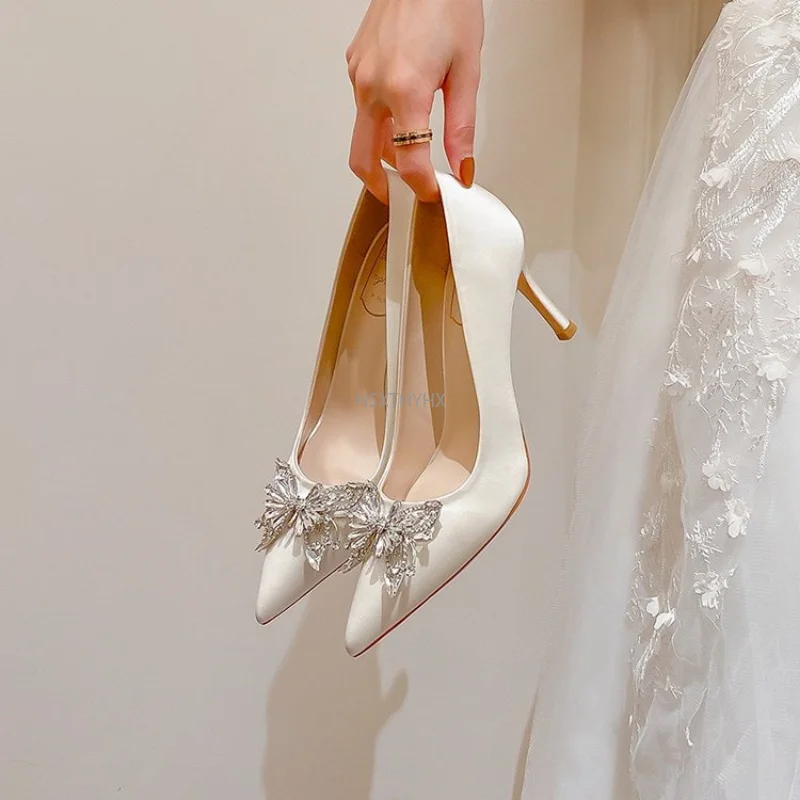 

2023 Spring Women Bridal Shoes Wedding Shoes High Heels Satin Silk Pumps Female Stiletto Luxurious Pointed Diamond Party Shoes