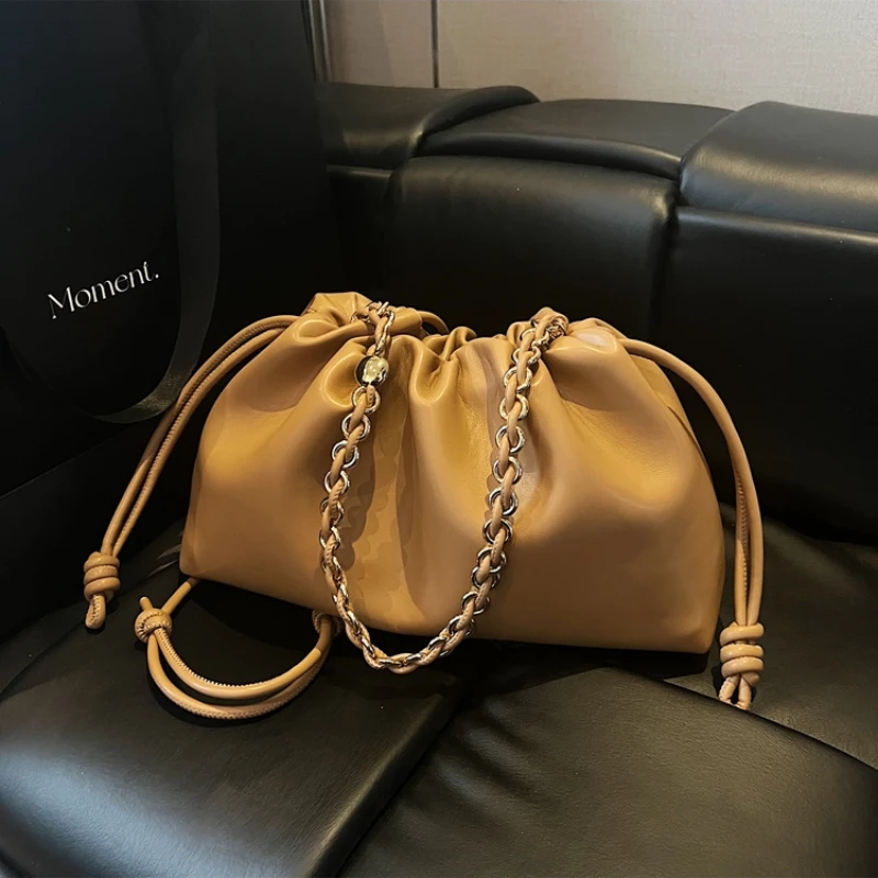 Spring New Pleated Shoulder Bag Daily Commuting Fashion Shoulder Bag Multi Functional Cloud Light Luxury Designer Bags shoulder bag
