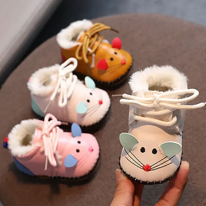 

Newborn Baby Pre Walking Shoes 0-1 Year Old Toddler Walking Shoes Men and Women Baby Plush and Thick Cotton Sewn